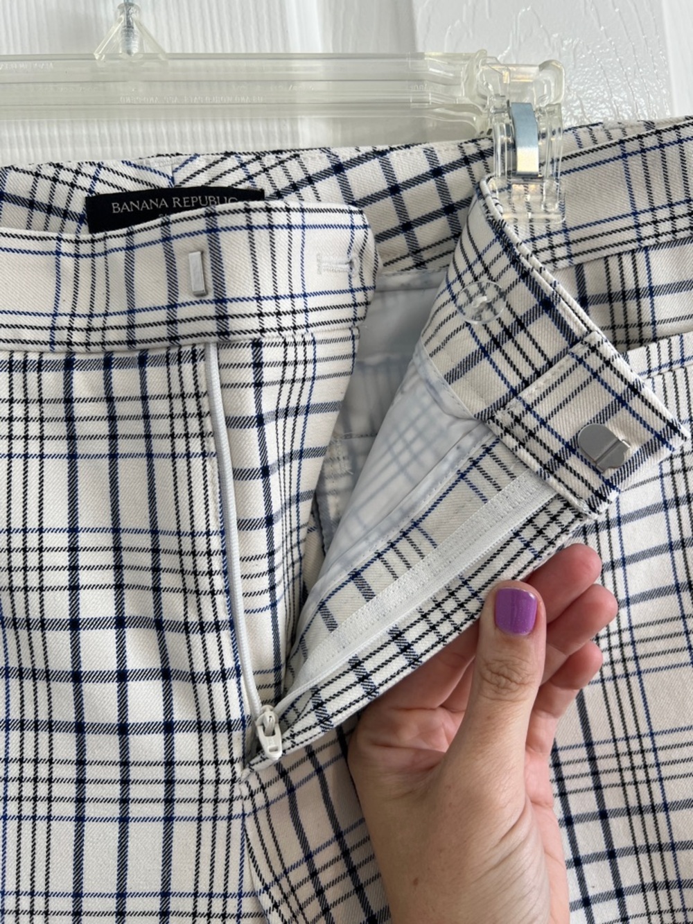 Banana Republic Sloan white black blue plaid ankle pants size 12L - Picture 8 of 10
